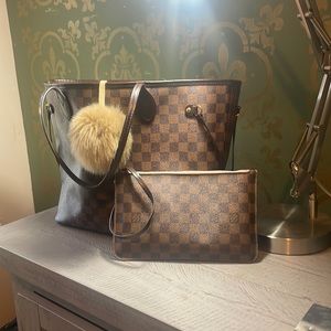 AUTHENTIC LOUIS VUITTON TOTE BAG !!! COMES WITH POUCH!! $1099 OBO!!!